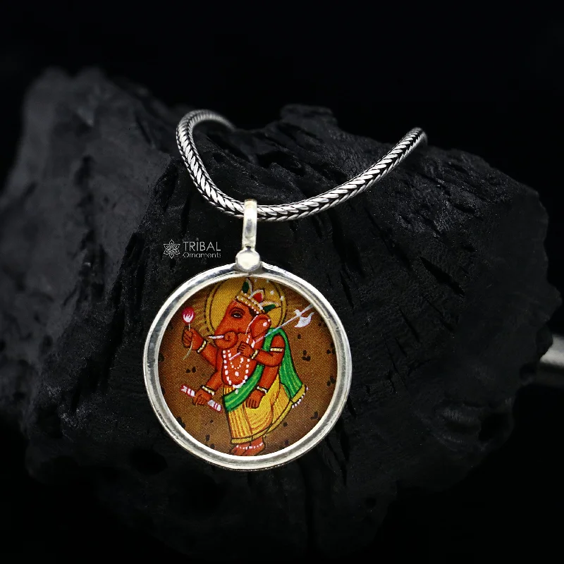 Exclusive 925 sterling silver handmade idol God Ganesha pendant, amazing painting pendant unisex gifting functional kavacham jewelry nsp768