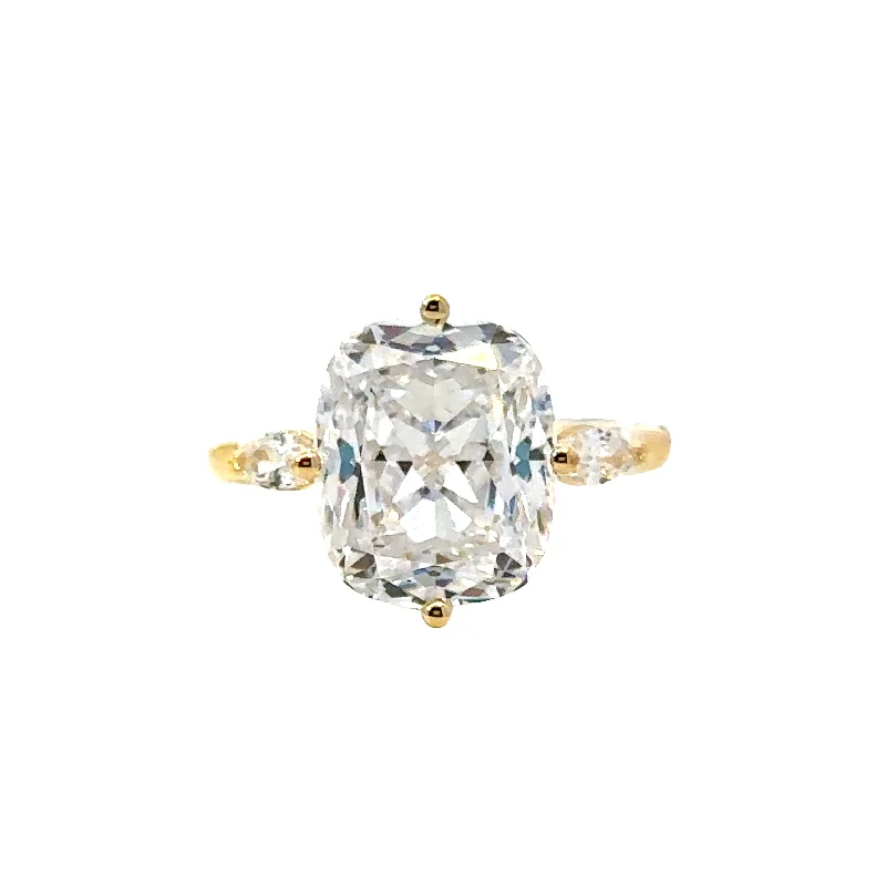 Padis Classique Three Stone Engagement Ring