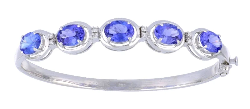 Tanzanite Ladies Bangle (Tanzanite 6.67 cts. White Diamond 0.16 cts.)